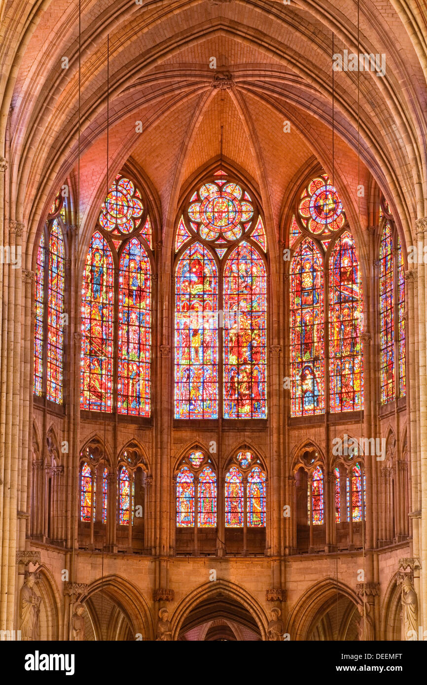 Vidrieras en Saint-Pierre-et-Saint-Paul de Troyes, Catedral de Troyes, en Aube, Champagne-Ardenas, Francia Foto de stock