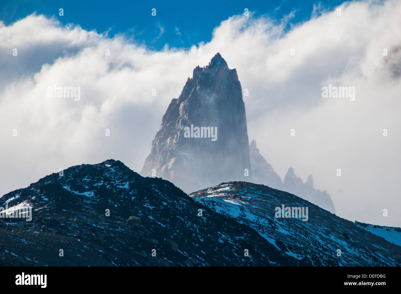 Monte Fitzroy (Cerro Fitz Roy), El Chaltén, Parque Nacional Los Glaciares, UNESCO, Provincia de Santa Cruz, Patagonia, Argentina Foto de stock
