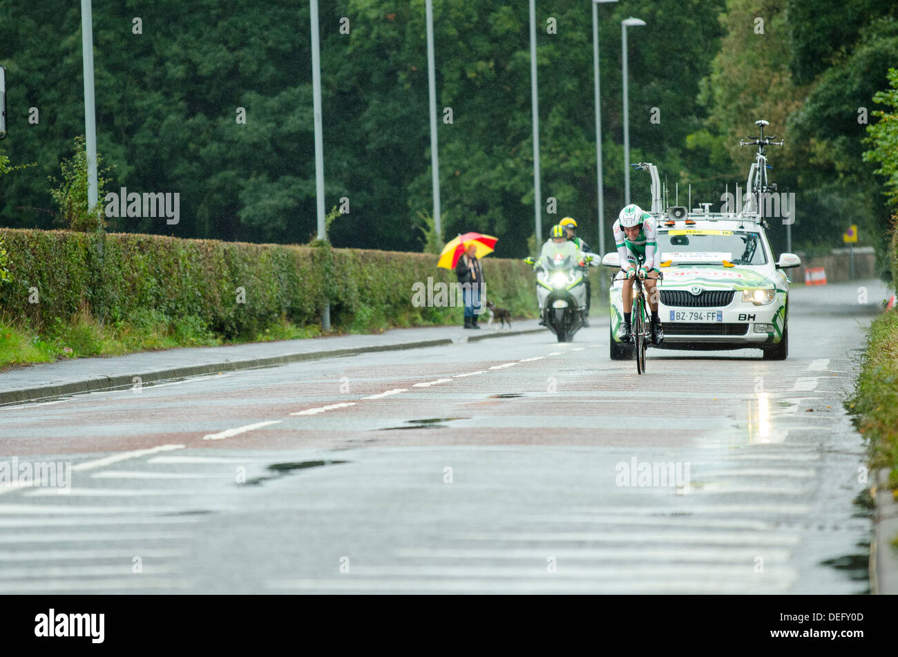Anthony Delaplace de Sojasun cabalgando en la etapa 3 del Tour 2013 de Gran Bretaña, a 16km de contrarreloj individual en Knowsley, Merseyside Foto de stock