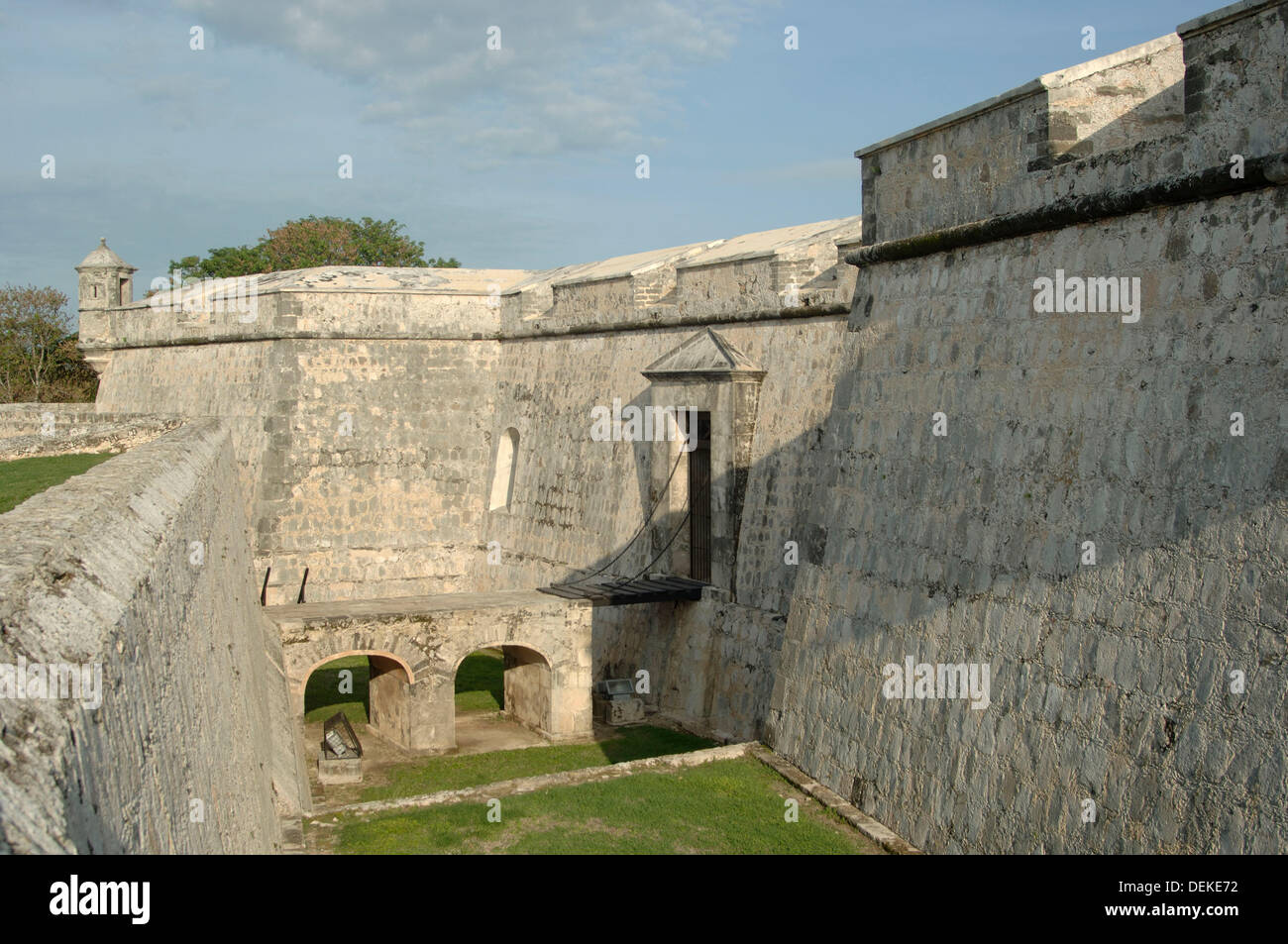 Fuerte De San Miguel Este Fuerte Alberga El Museo De Arqueologia Maya Campeche Mexico Fuerte De San Miguel El Fuerte De San Miguel Fotografia De Stock Alamy
