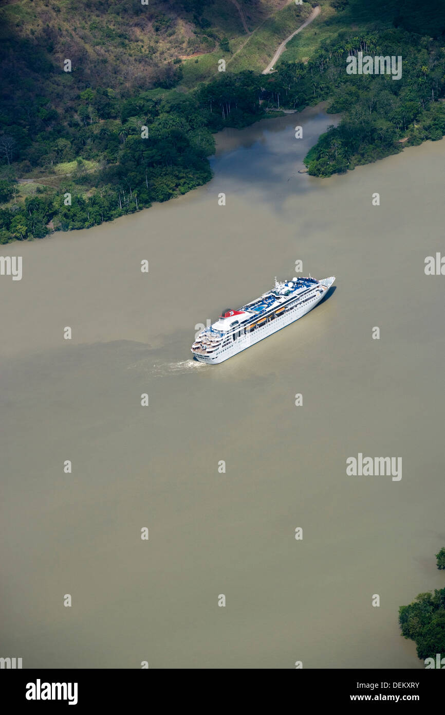 Crucero GALLIARD Corte Culebra del Canal de Panamá, República de Panamá Foto de stock