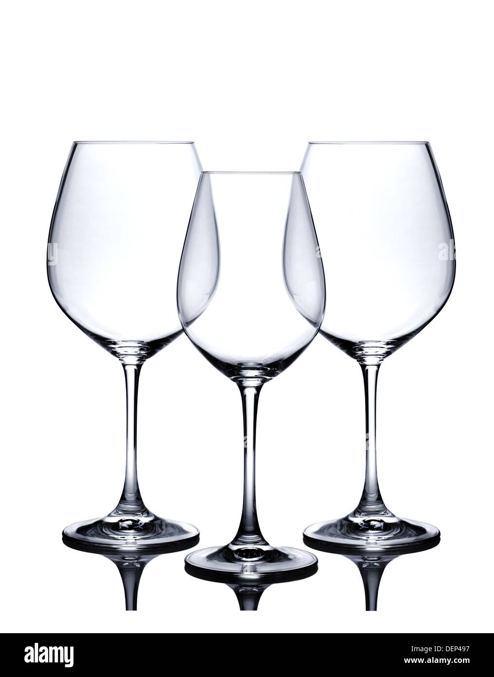 https://c8.alamy.com/compes/dep497/set-de-vidrio-de-coctel-vaciar-los-vasos-de-vino-rojo-y-blanco-aislado-sobre-fondo-blanco-dep497.jpg
