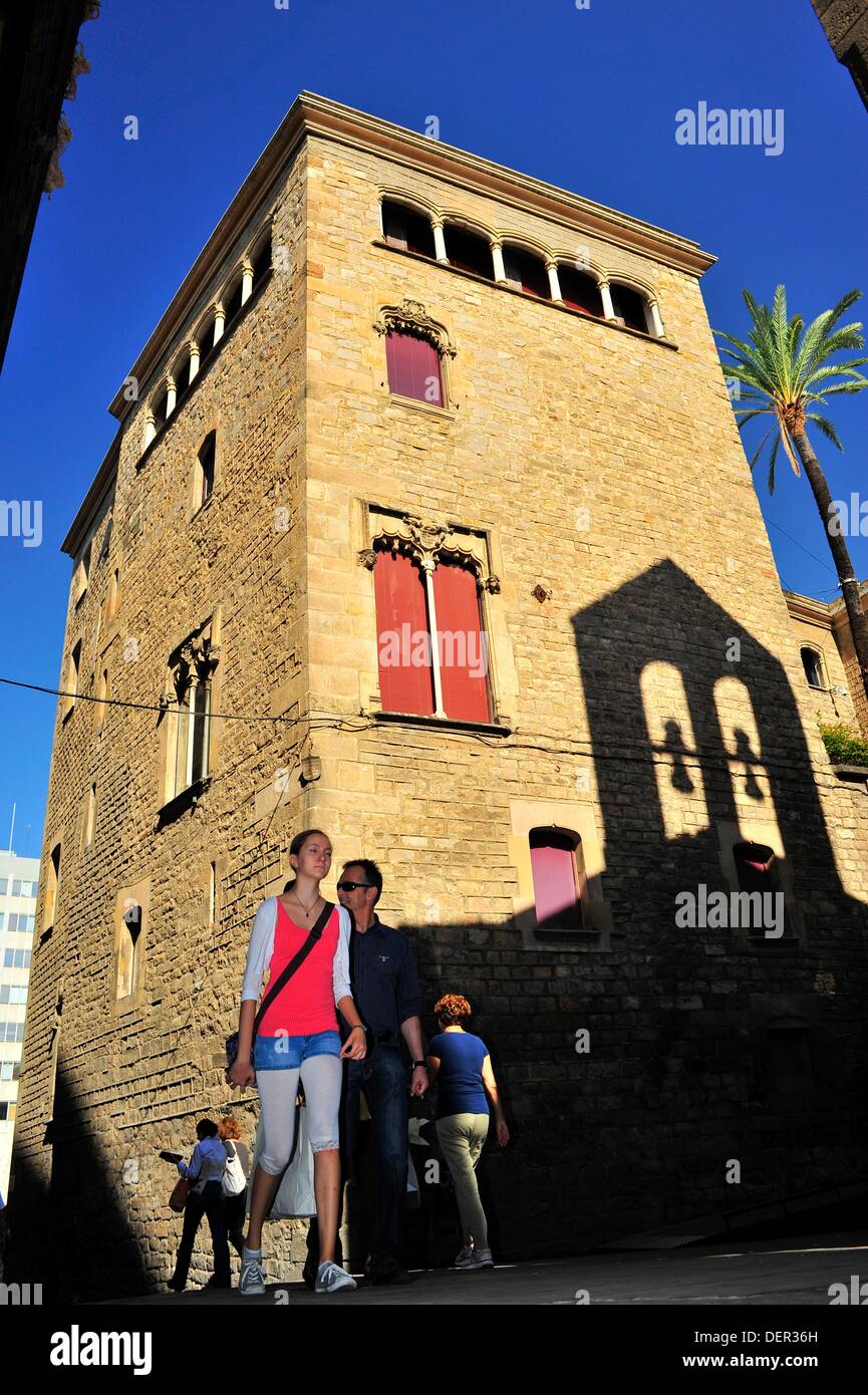 La Casa de l'Ardiaca, Arxiu històric de la Ciutat de Barcelona AHCB,  inicialmente de estilo gótico, siglo XII, transformada en Fotografía de  stock - Alamy