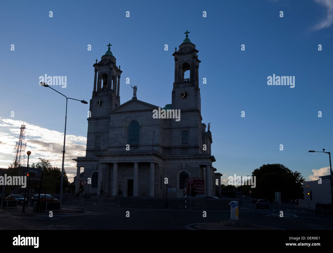 San Pedro y san Pablo Iglesia (1937), Athlone, Condado de Westmeath, Irlanda Foto de stock