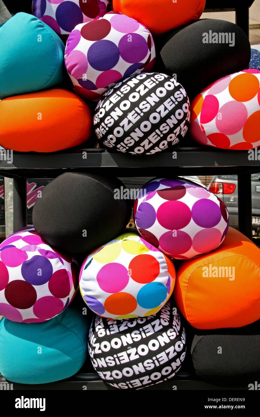 Cojines relajantes colores Fotografía de stock - Alamy