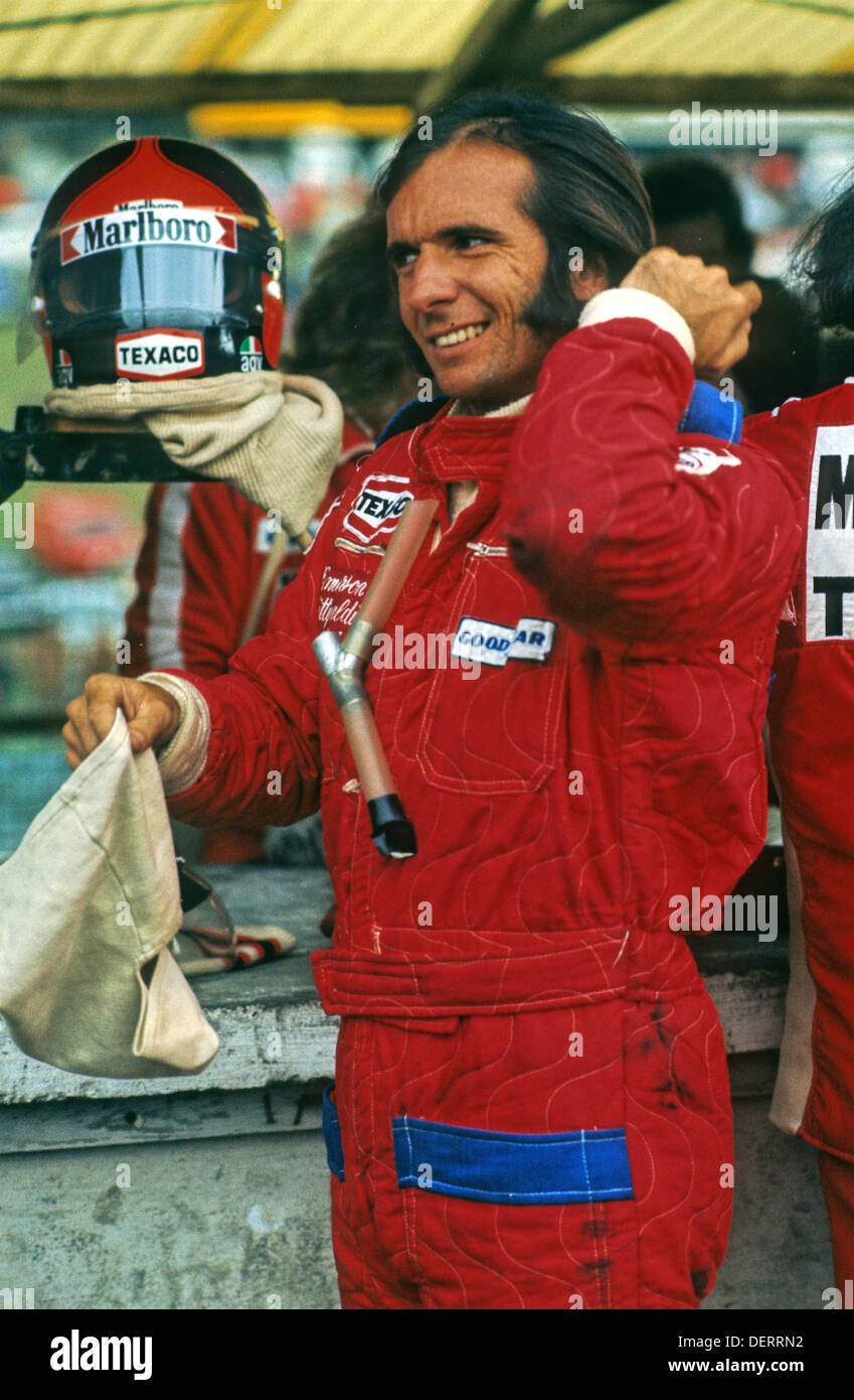 Emerson Fittipaldi McLaren-Ford Carrera de Campeones del circuito de  carreras de Brands Hatch Kent el 16 de marzo de 1975 Brian Harris  Fotografía de stock - Alamy