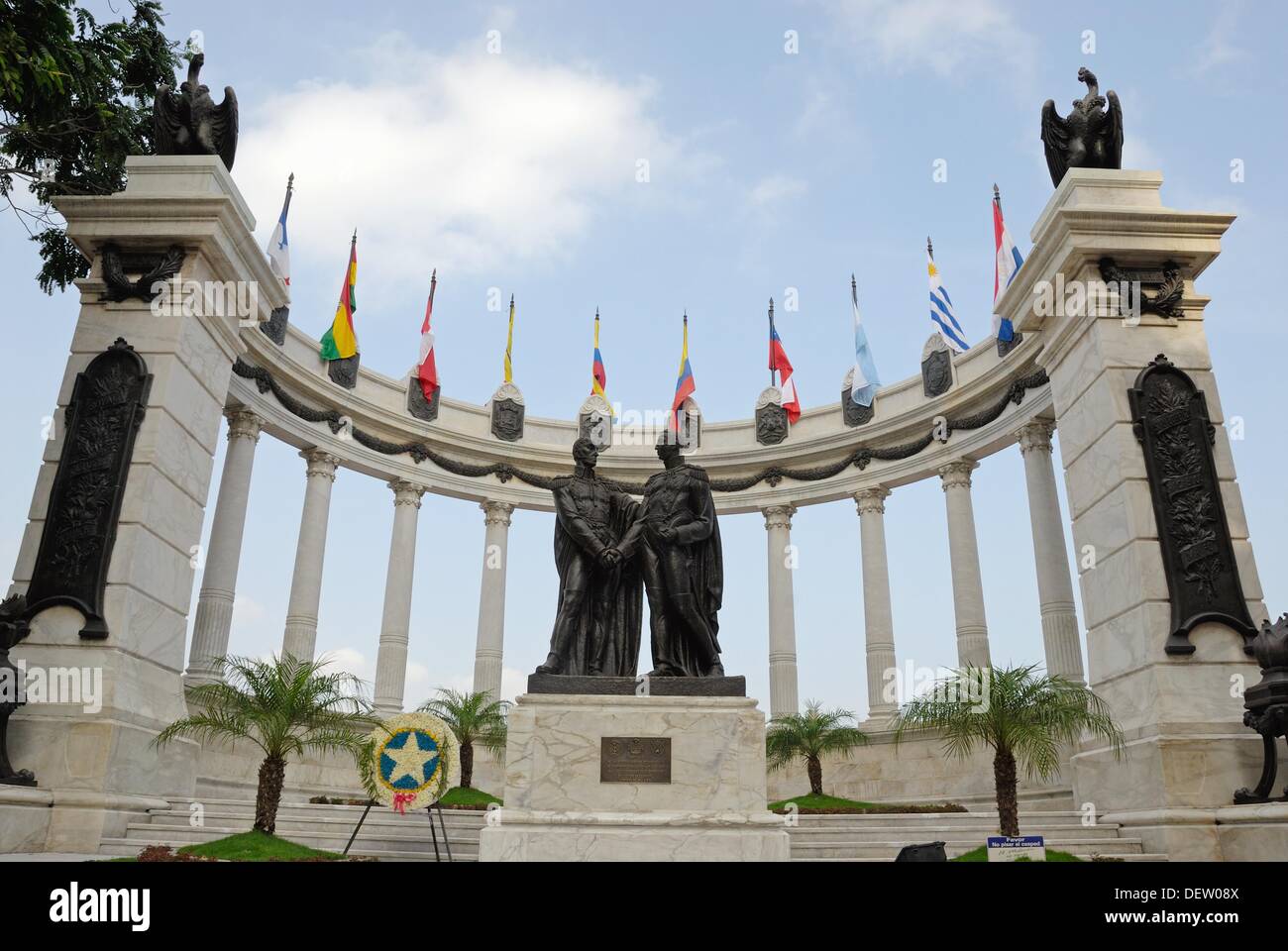 Libertadores Monumento el Malecón 2000 con Simón Bolívar y ...