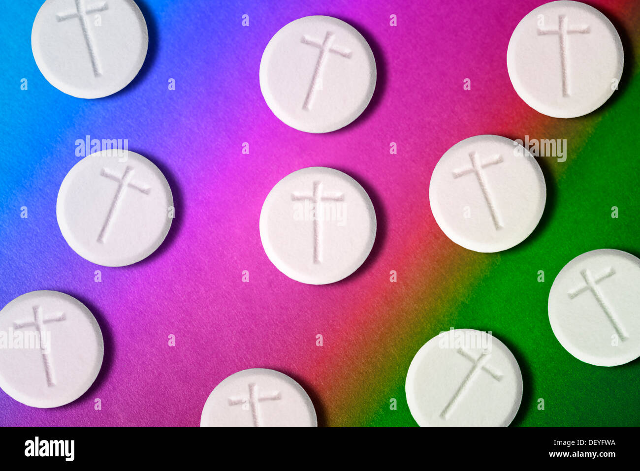Las píldoras con cruz, diseñador de drogas, Pillen mit Kreuz, Designerdrogen Foto de stock