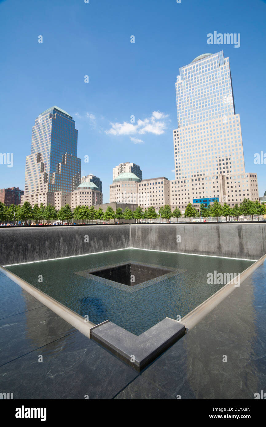 9-11 Memorial, al norte de la piscina, World Trade Center, el centro de Manhattan, Ciudad de Nueva York, EE.UU. Foto de stock