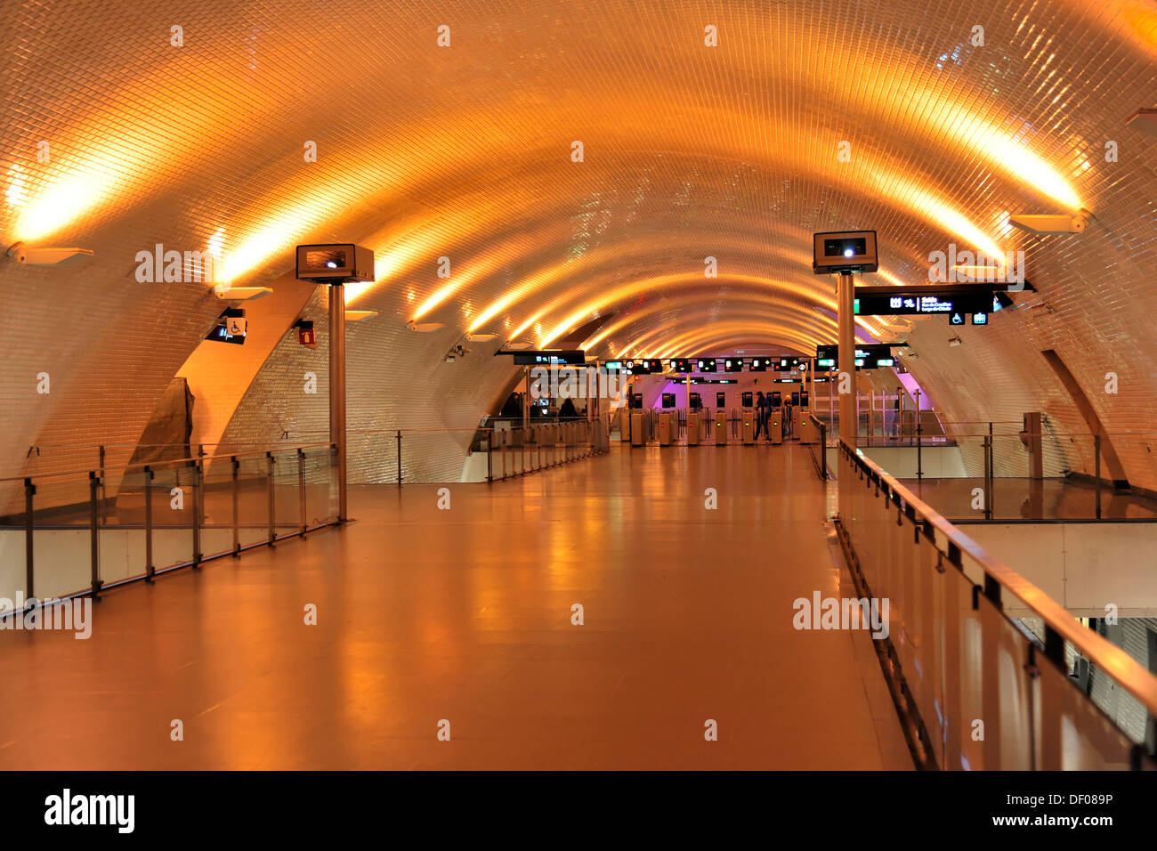 La estación de metro Baixa - Chiado, Lisboa, Lisboa, Portugal, Europa  Fotografía de stock - Alamy