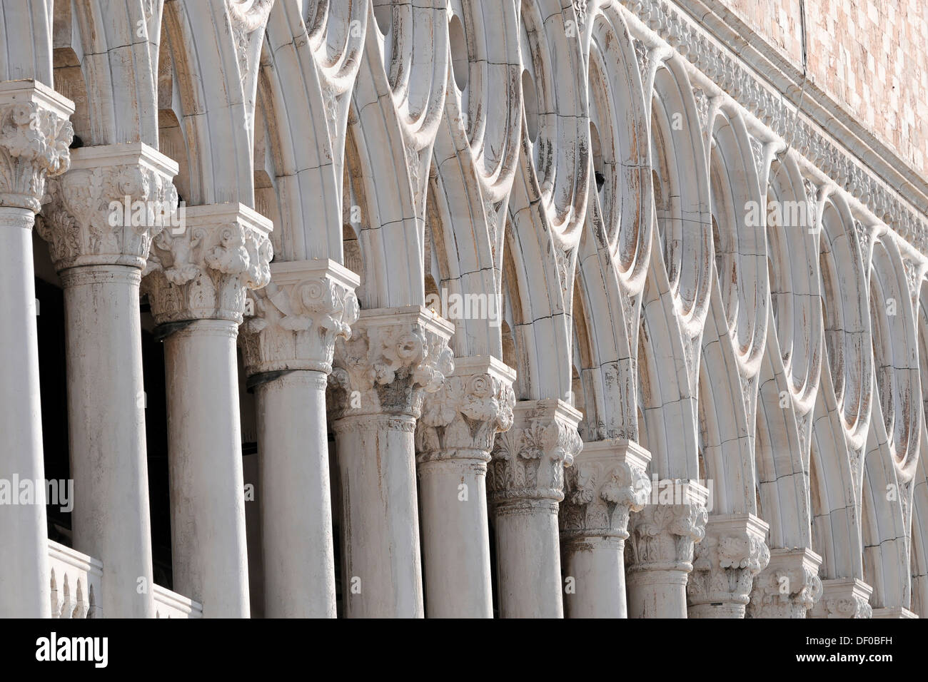 La fachada gótica del Palacio Ducal, el Palacio Ducal, el detalle, la Piazza San Marco, la Plaza de San Marcos, en Venecia, Italia, Europa Foto de stock