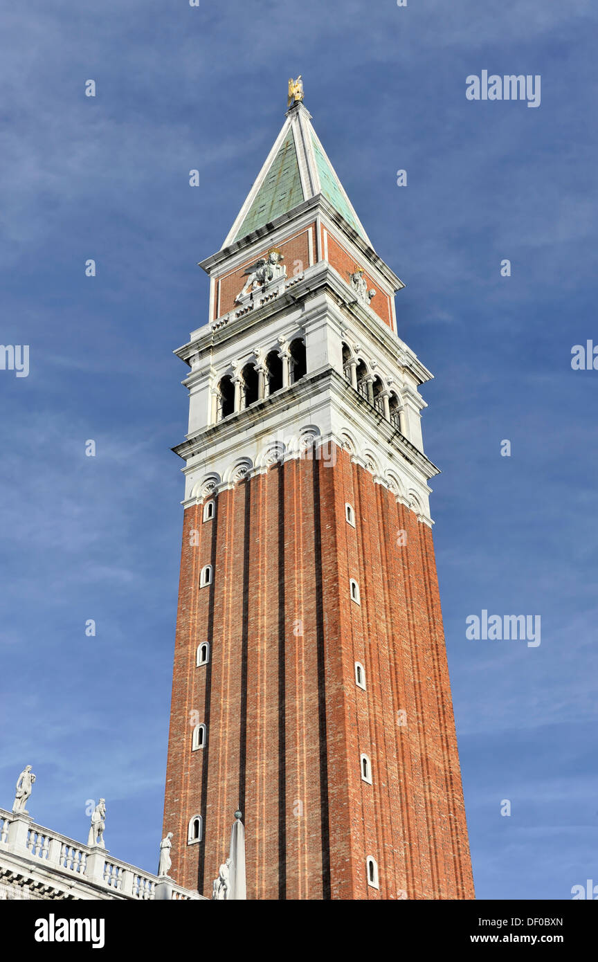 El Campanile, la torre de la campana, Venecia, Italia, Europa Foto de stock