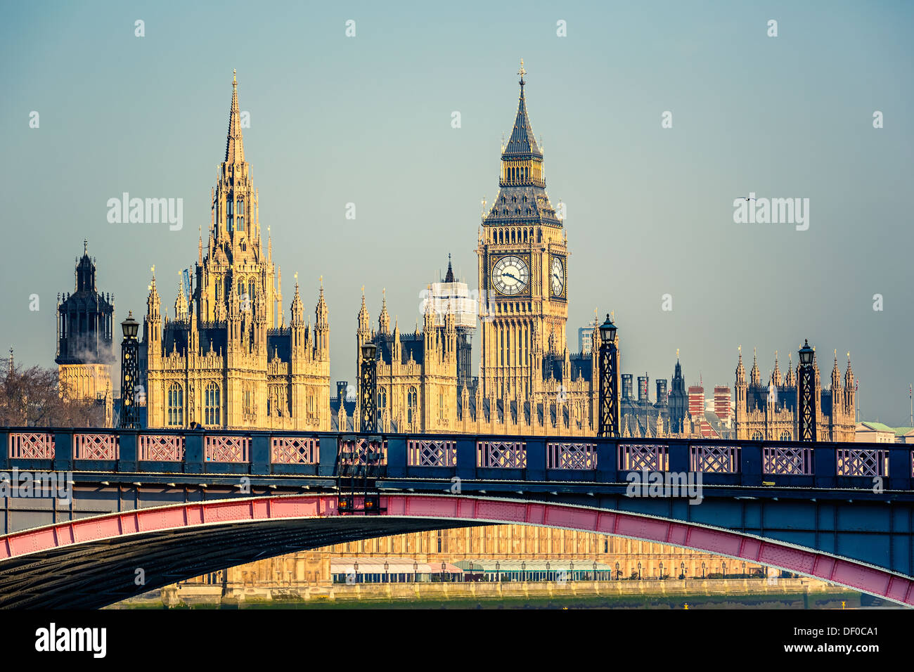El Big Ben y las Casas del Parlamento Foto de stock