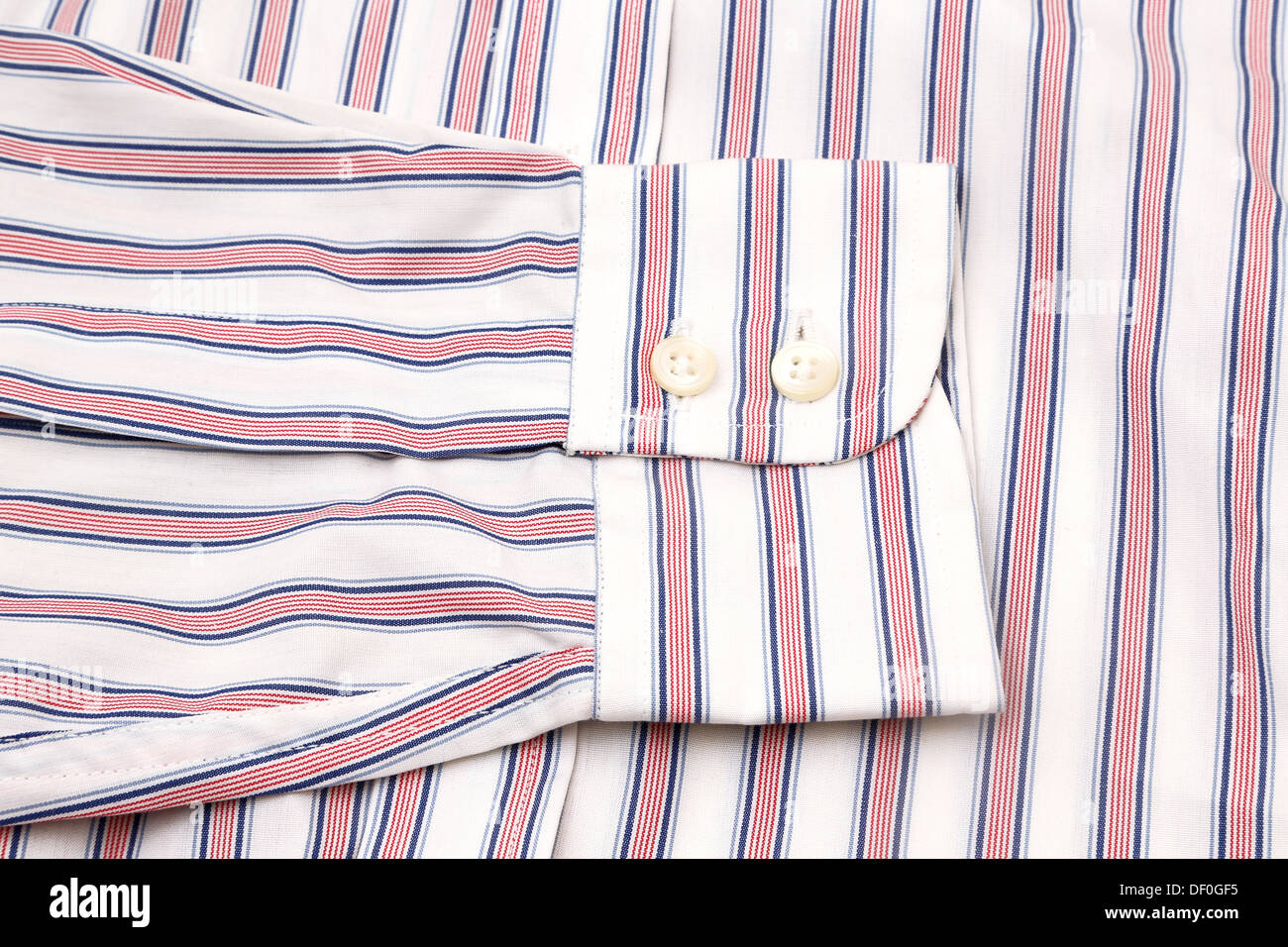 Rojo, blanco y azul, camisa a rayas de Manguito Manguito Foto de stock
