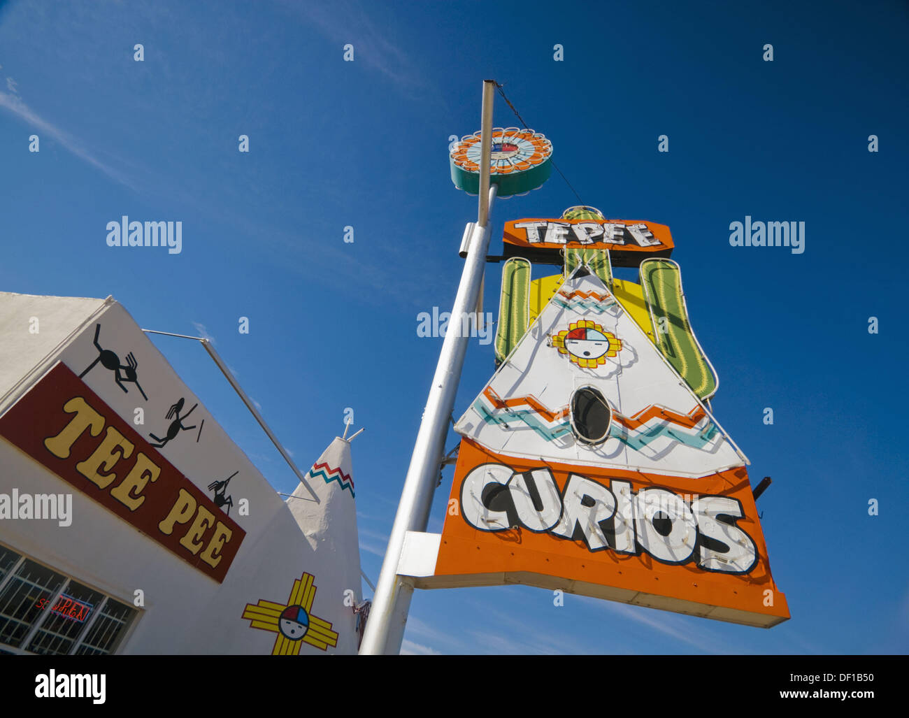 Ee.Uu. Ruta 66 de Nuevo México Tucumcari Tepee Curiosidades Tienda de  regalos Fotografía de stock - Alamy