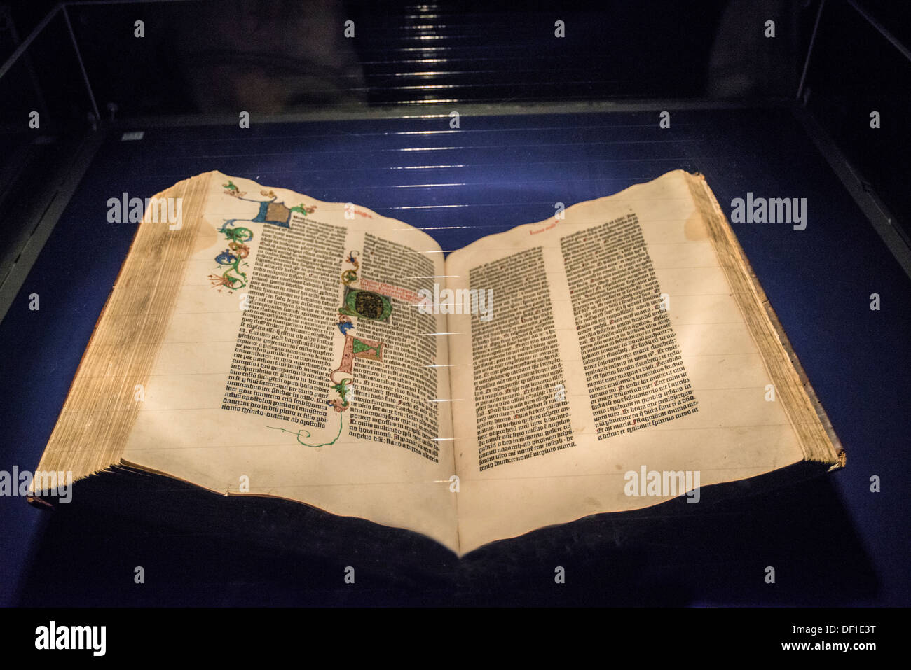 La Biblia de Gutenberg, el museo de Gutenberg, Mainz, Alemania Foto de stock
