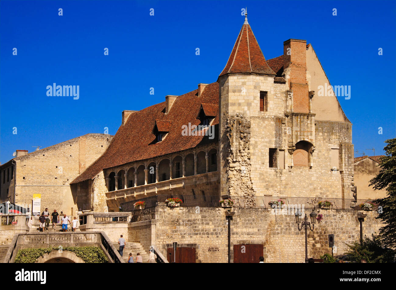 Castillo del siglo XVI de Nérac, Lot-et-Garonne, Aquitaine, Francia Foto de stock