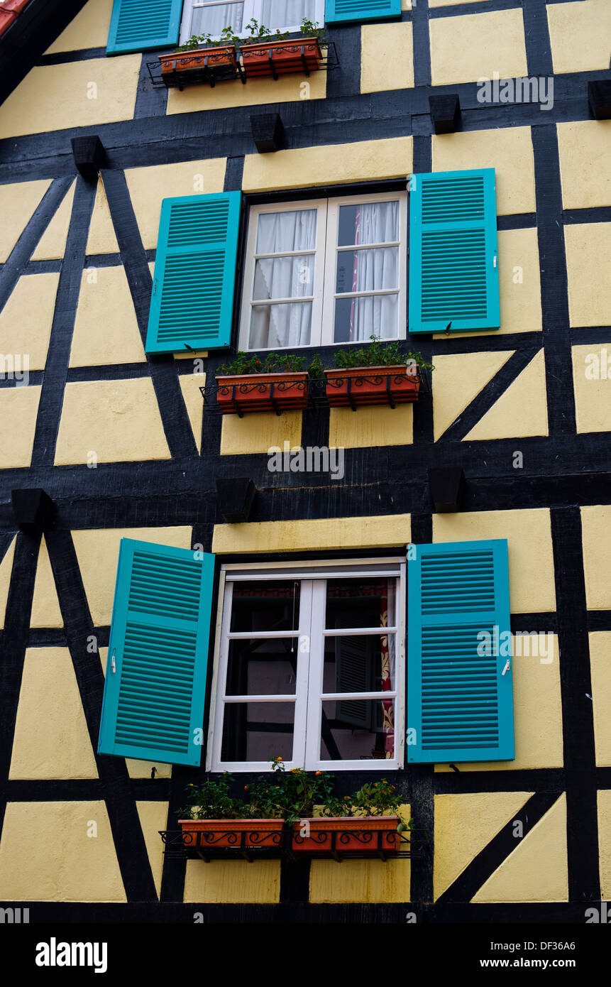 Ventanas francesas abiertas fotografías e imágenes de alta resolución -  Alamy