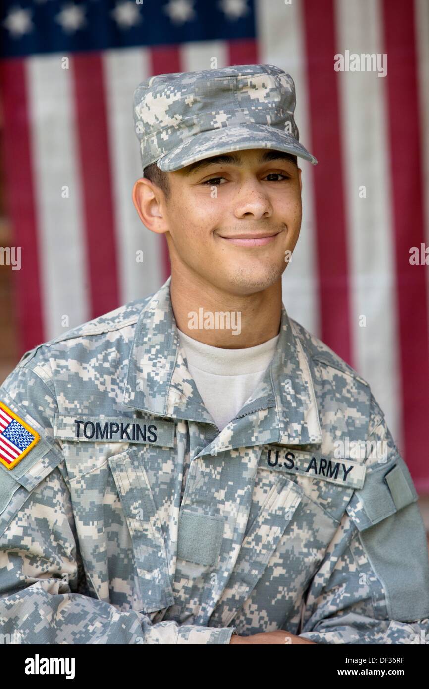 Soldado de la Guardia Nacional de adolescentes en uniforme Fotografía de  stock - Alamy