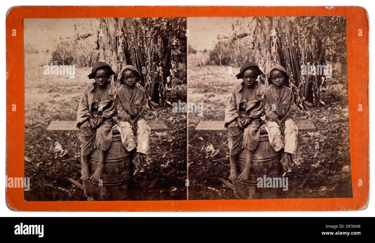 Dos chicos jóvenes en Savannah, Georgia, Stereo Fotografía, 1885 Foto de stock