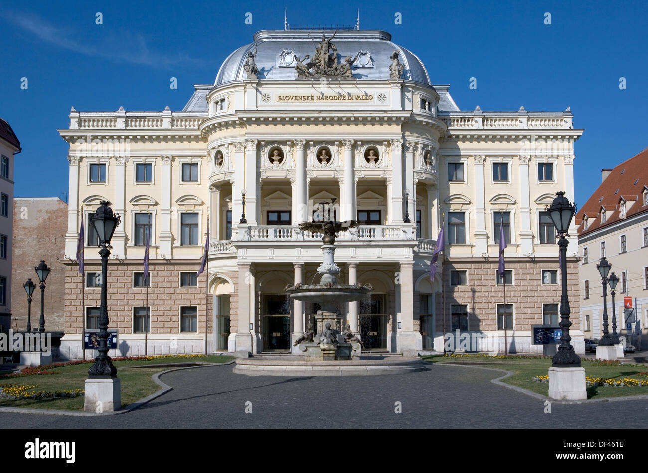 Eslovaquia, Bratislava, Ópera Foto & Imagen De Stock 60943498 Alamy