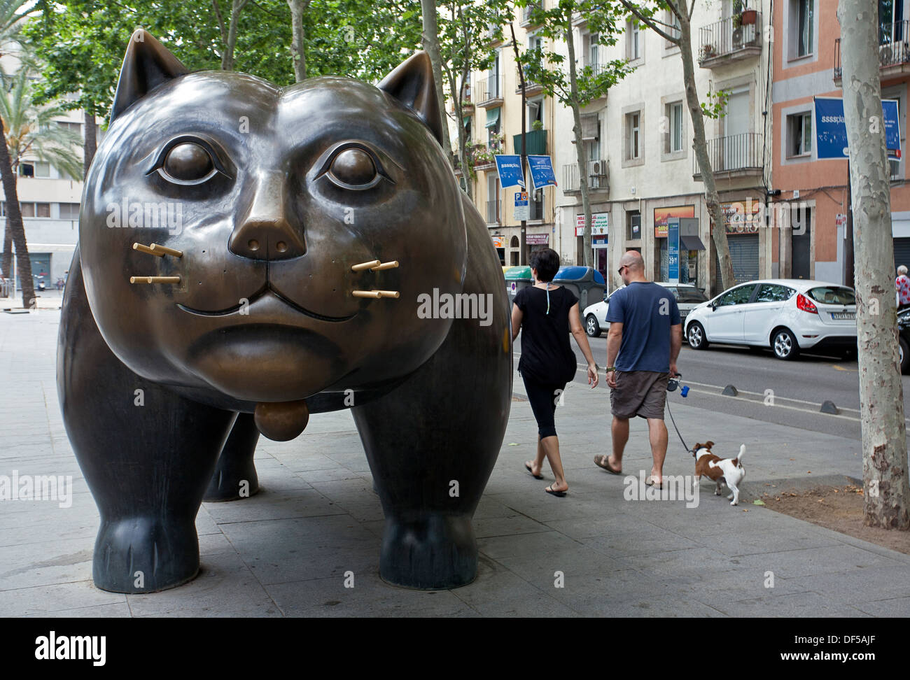 Escultura de Fernando Botero. Título: el gato. La Rambla del Raval.  Barcelona. España Fotografía de stock - Alamy