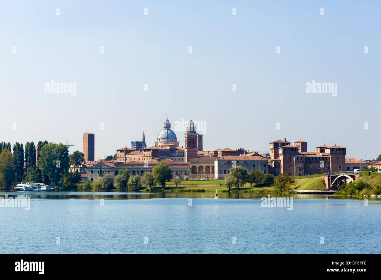 El horizonte de la ciudad de Mantua, Lombardía, Italia Foto de stock