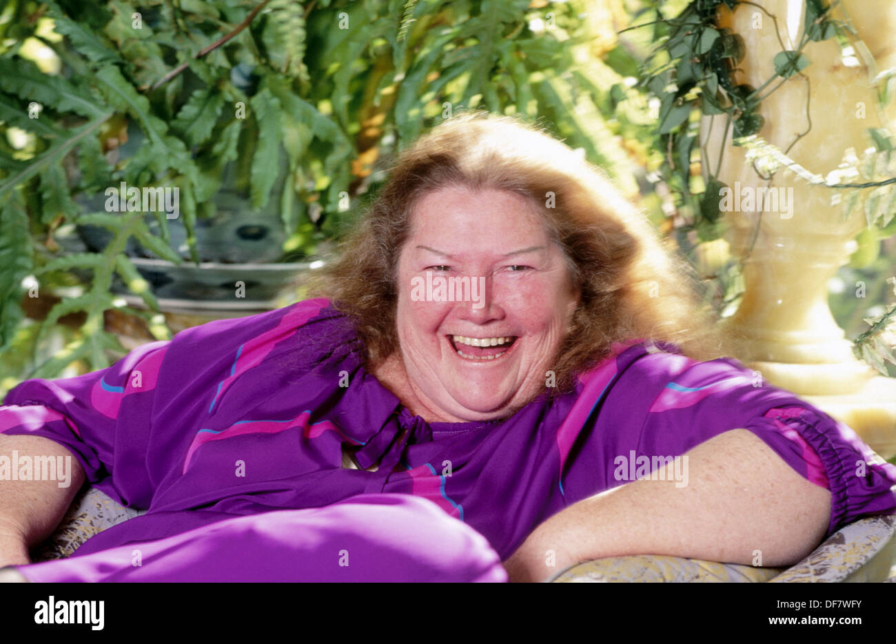 Colleen McCullough, escritor australiano (1990 Fotografía de stock - Alamy