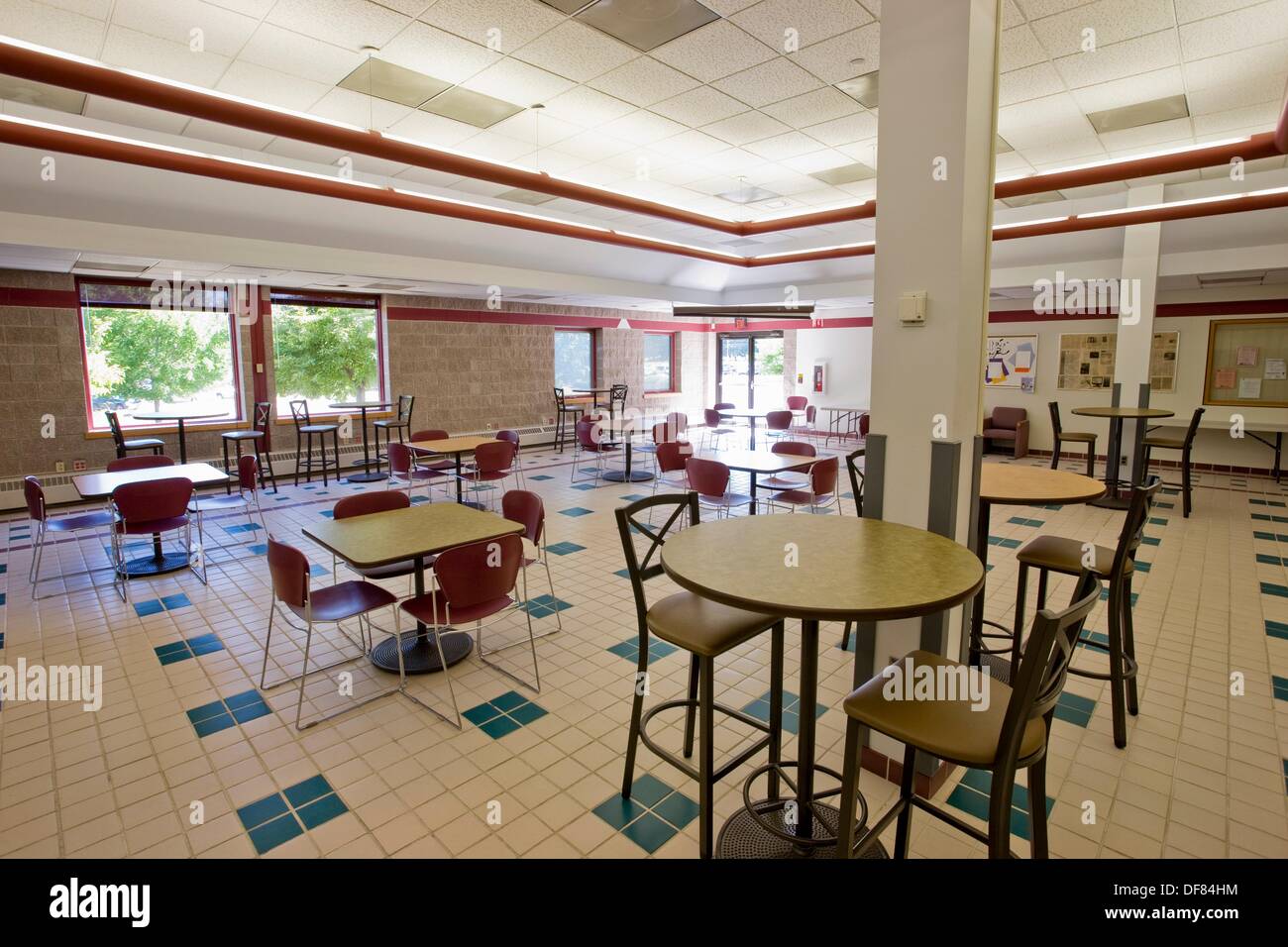 Cafetería colegio vacío Fotografía de stock - Alamy