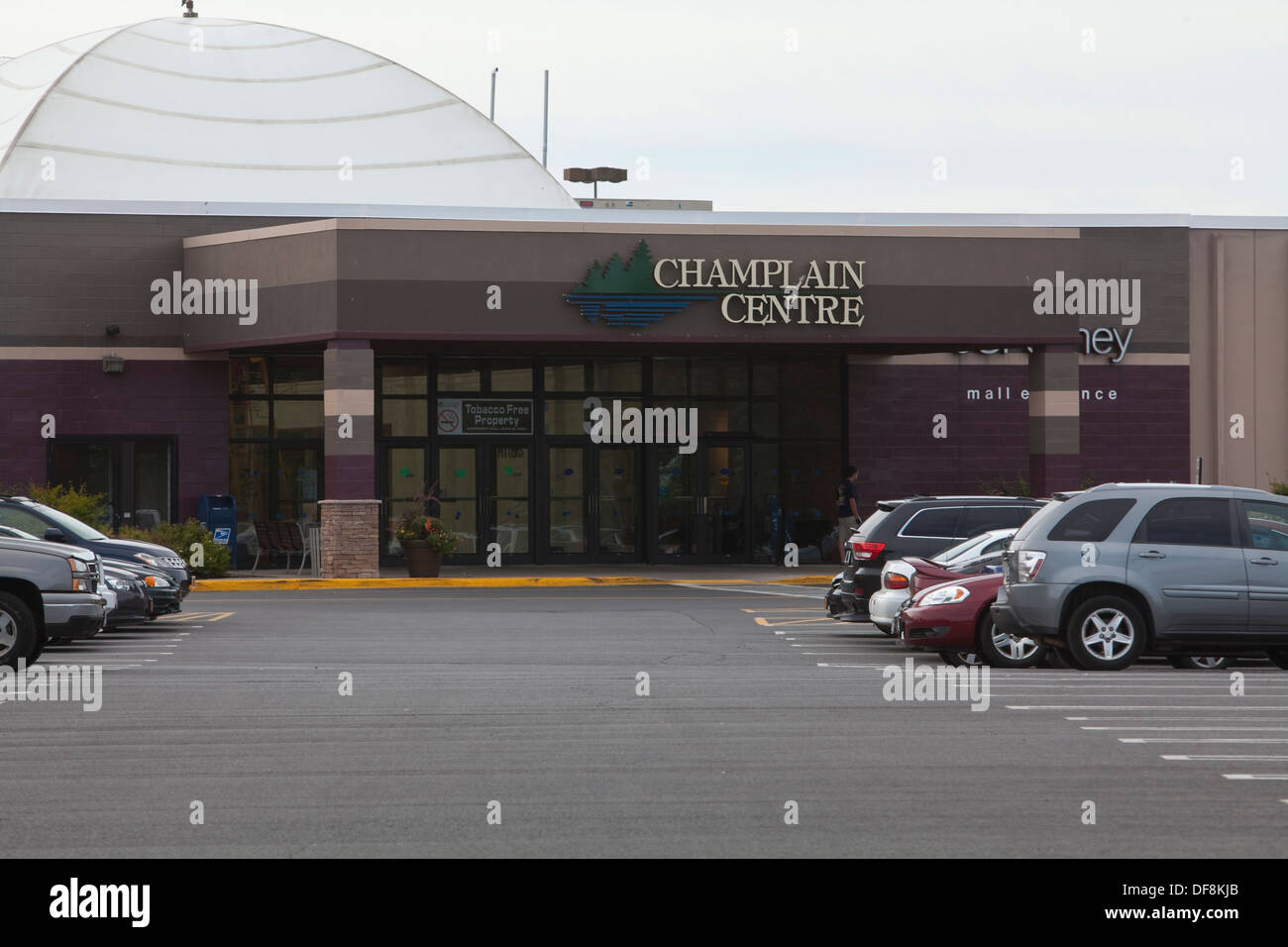 Champlain centros shopping mall está retratado en Plattsburgh, NY Fotografía de - Alamy