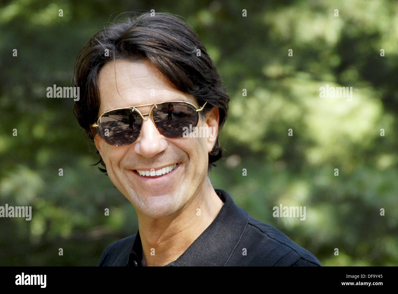 40-45 años masculino caucásico, con gafas de sol Fotografía de stock - Alamy