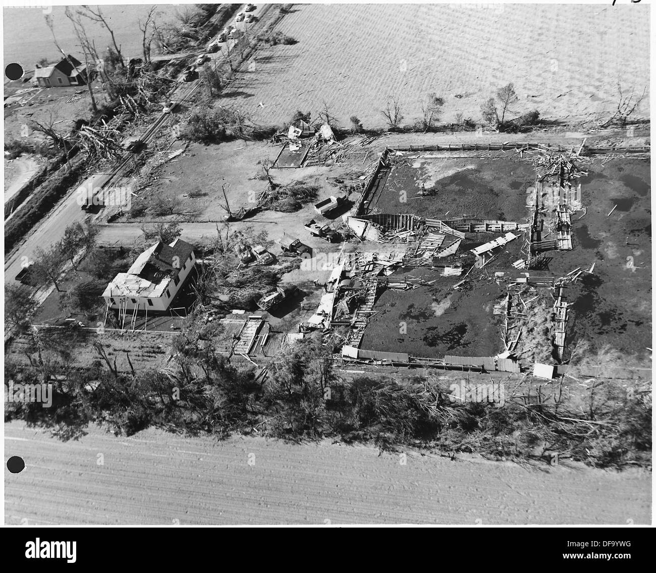 Tornado damage fotografías e imágenes de alta resolución Alamy