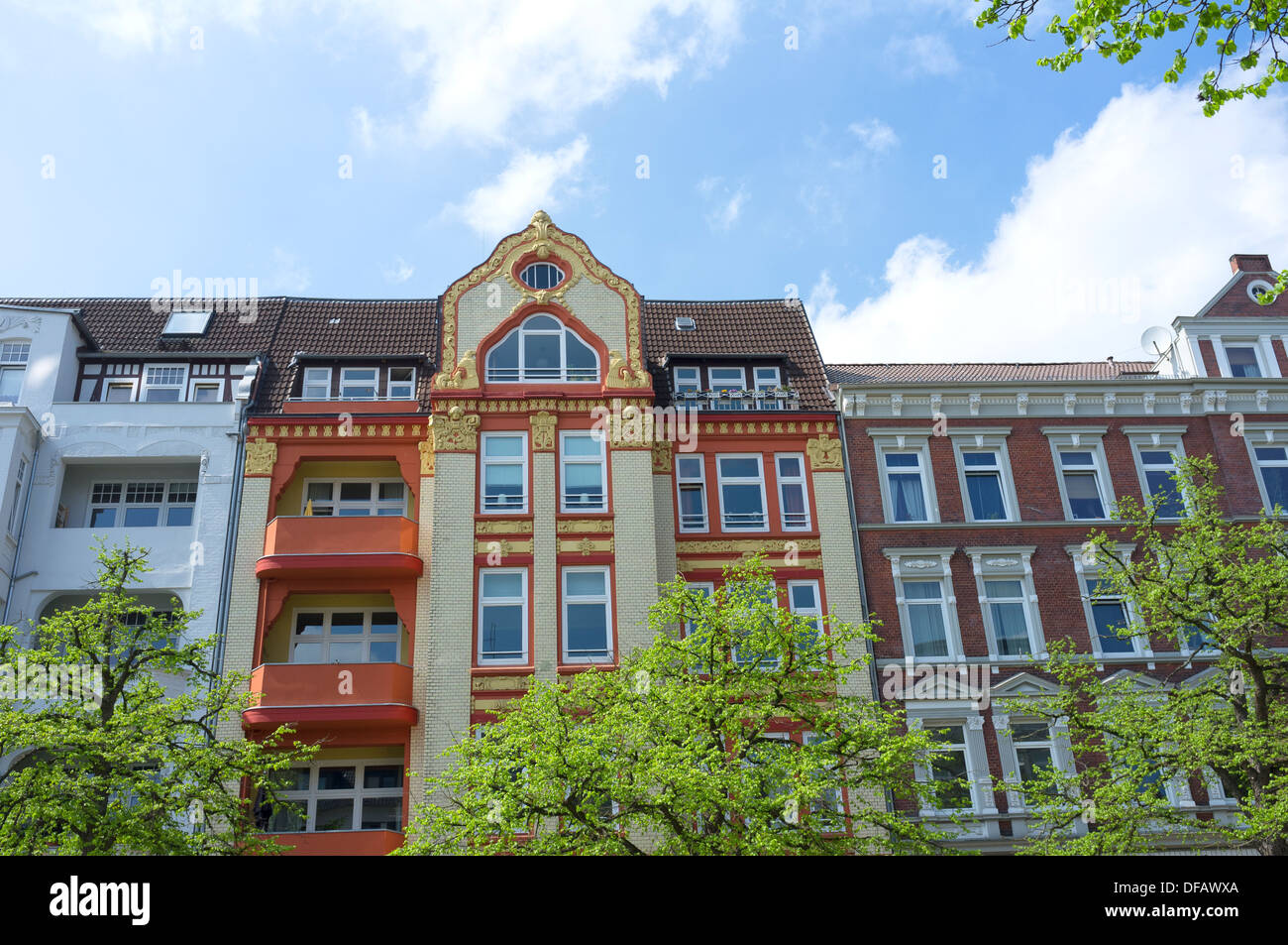 Edificios de apartamentos tradicionales en Kiel, Alemania Foto de stock