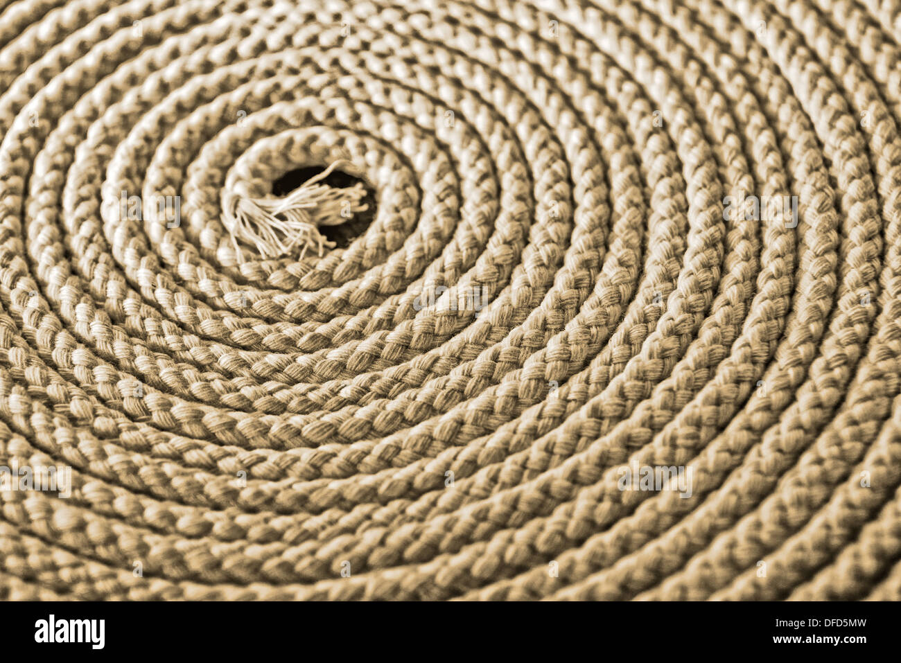 Espiral de cuerda negra Fotografía de stock - Alamy