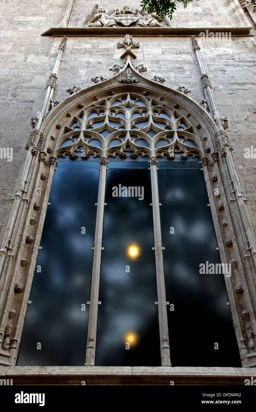 Ventana, la Lonja de la Seda, del gótico civil, arquitectura, Pere Compte,  Valencia, España Fotografía de stock - Alamy