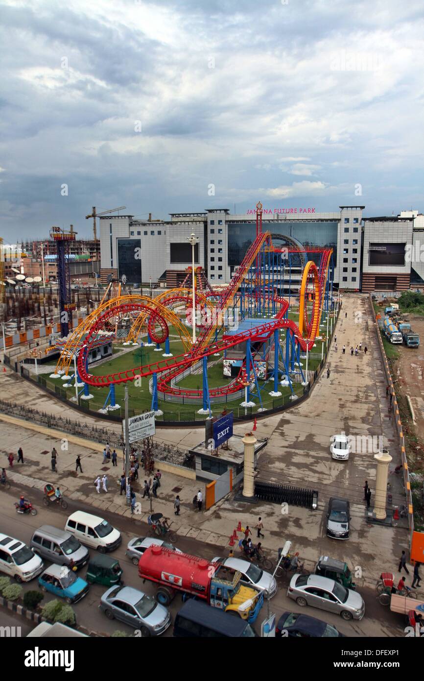 Dhaka, Bangladesh. 03 Oct, 2013. . Futuro Jamuna Park, el mayor centro comercial y de ocio de Asia y la tercera más grande del mundo. Esta es también la12th centro comercial más grande del mundo, con una superficie bruta alquilable de 4,1 millones de metros cuadrados y una superficie total de 5,45 millones de metros cuadrados. Foto de stock