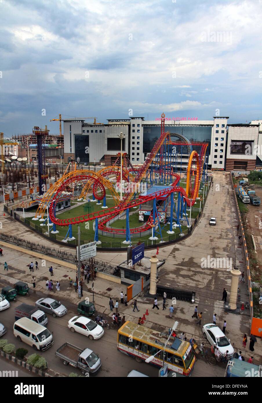 Dhaka, Bangladesh. 03 Oct, 2013. . Futuro Jamuna Park, el mayor centro comercial y de ocio de Asia y la tercera más grande del mundo. Esta es también la12th centro comercial más grande del mundo, con una superficie bruta alquilable de 4,1 millones de metros cuadrados y una superficie total de 5,45 millones de metros cuadrados. Foto de stock
