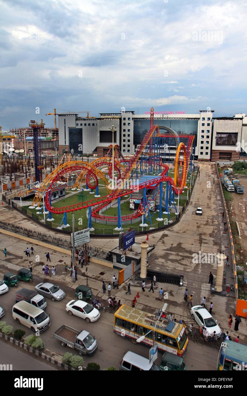 Dhaka, Bangladesh. 03 Oct, 2013. . Futuro Jamuna Park, el mayor centro comercial y de ocio de Asia y la tercera más grande del mundo. Esta es también la12th centro comercial más grande del mundo, con una superficie bruta alquilable de 4,1 millones de metros cuadrados y una superficie total de 5,45 millones de metros cuadrados. Foto de stock
