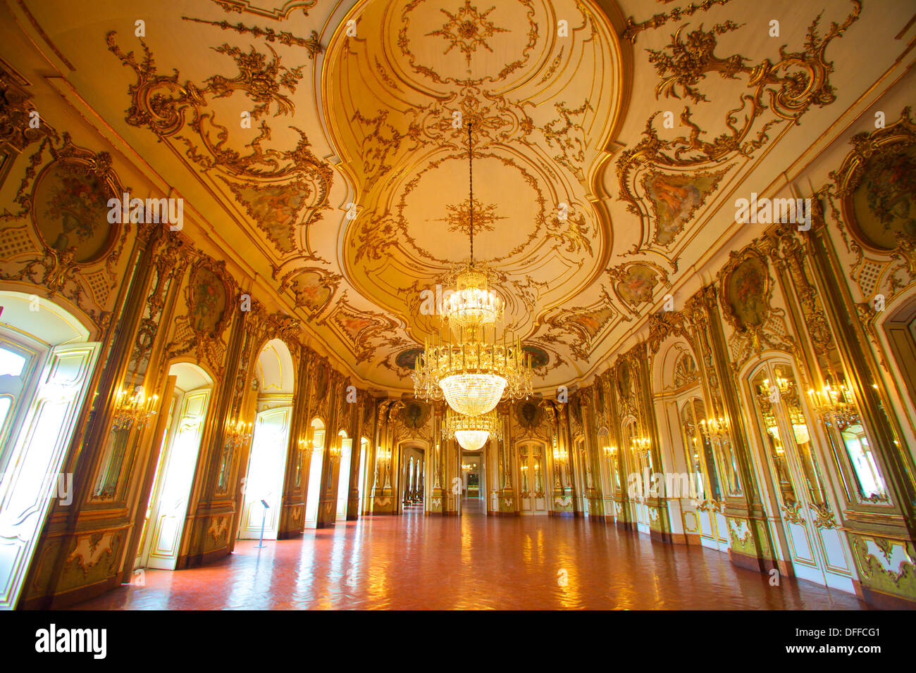 Salón de baile, el Palacio de Queluz, Lisboa, Portugal, la Península Ibérica, el sur de Europa Occidental Foto de stock