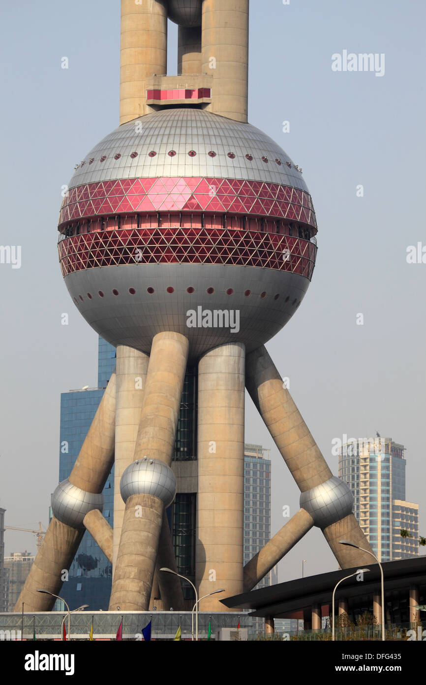 La Oriental Pearl Tower en Shanghai, China Foto de stock