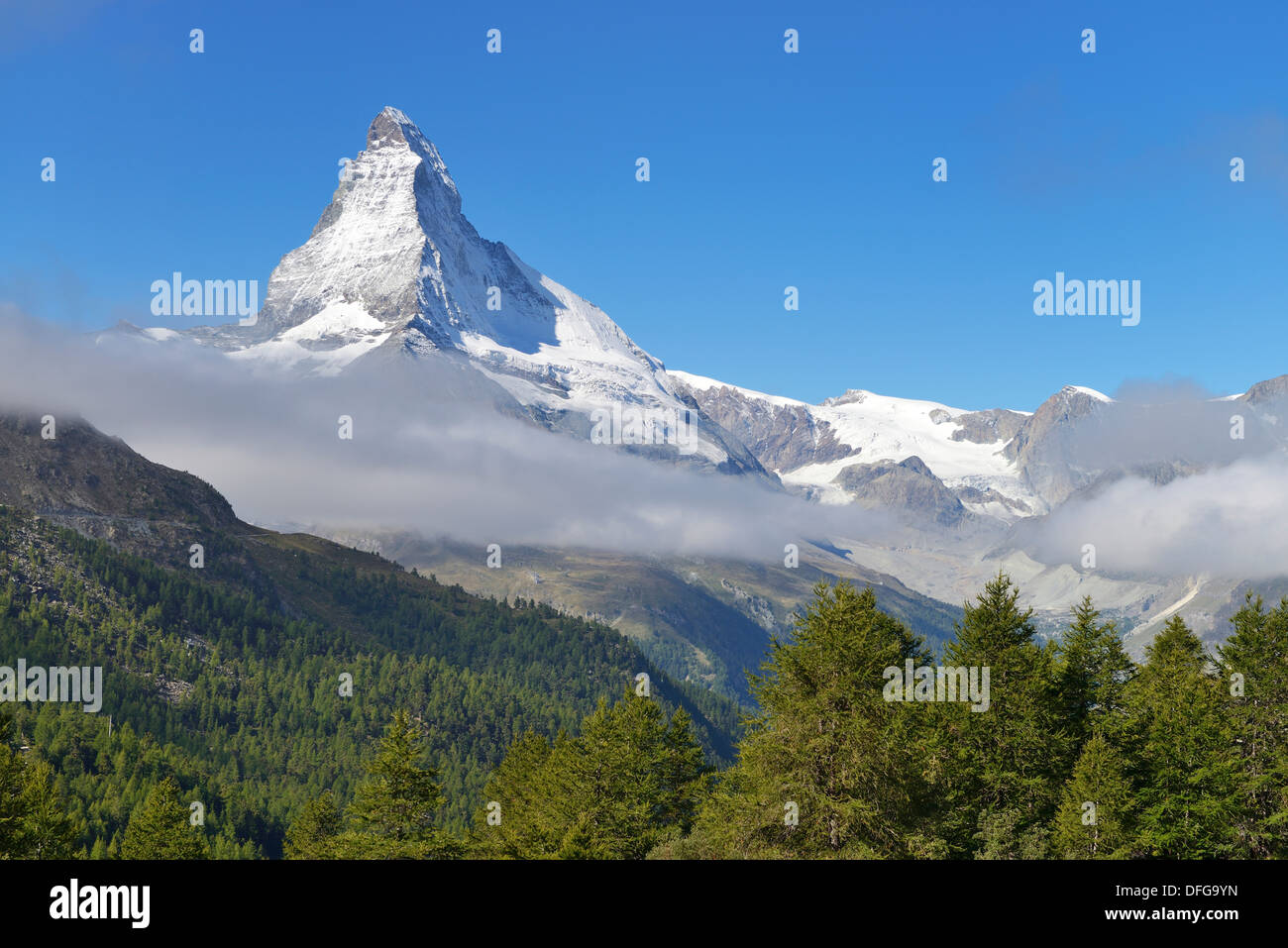 Matterhorn, Los Alpes de Valais, cantón de Valais, Suiza Foto de stock
