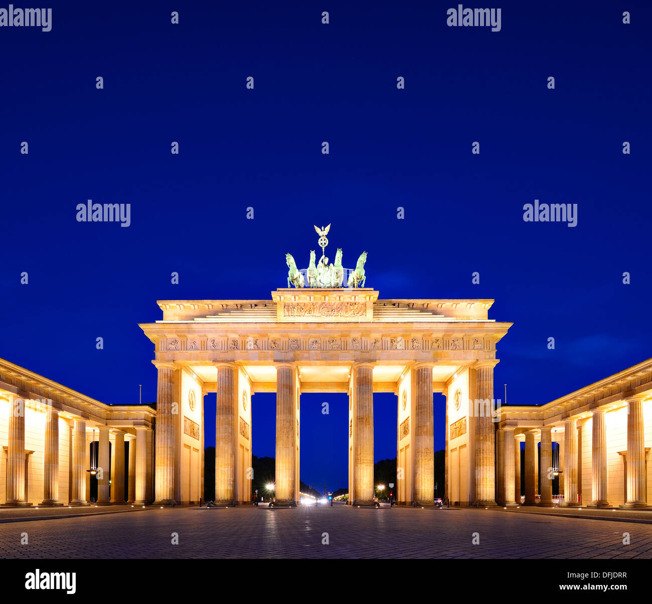 Puerta de Brandenburgo en Berlín, Alemania. Foto de stock