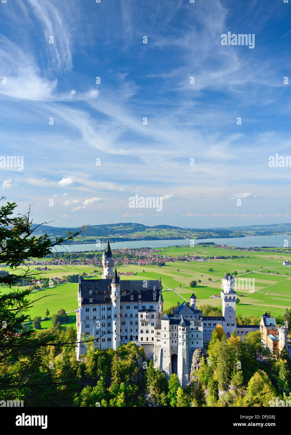 El castillo de Neuschwanstein en los Alpes bávaros de Alemania. Foto de stock