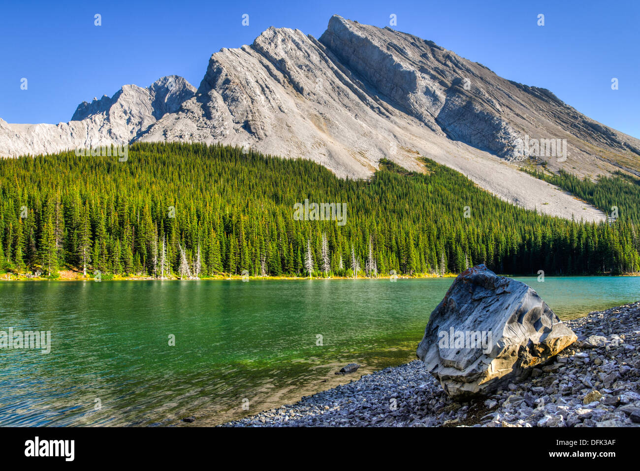 Scenic Rocky Mountain Lake Foto de stock