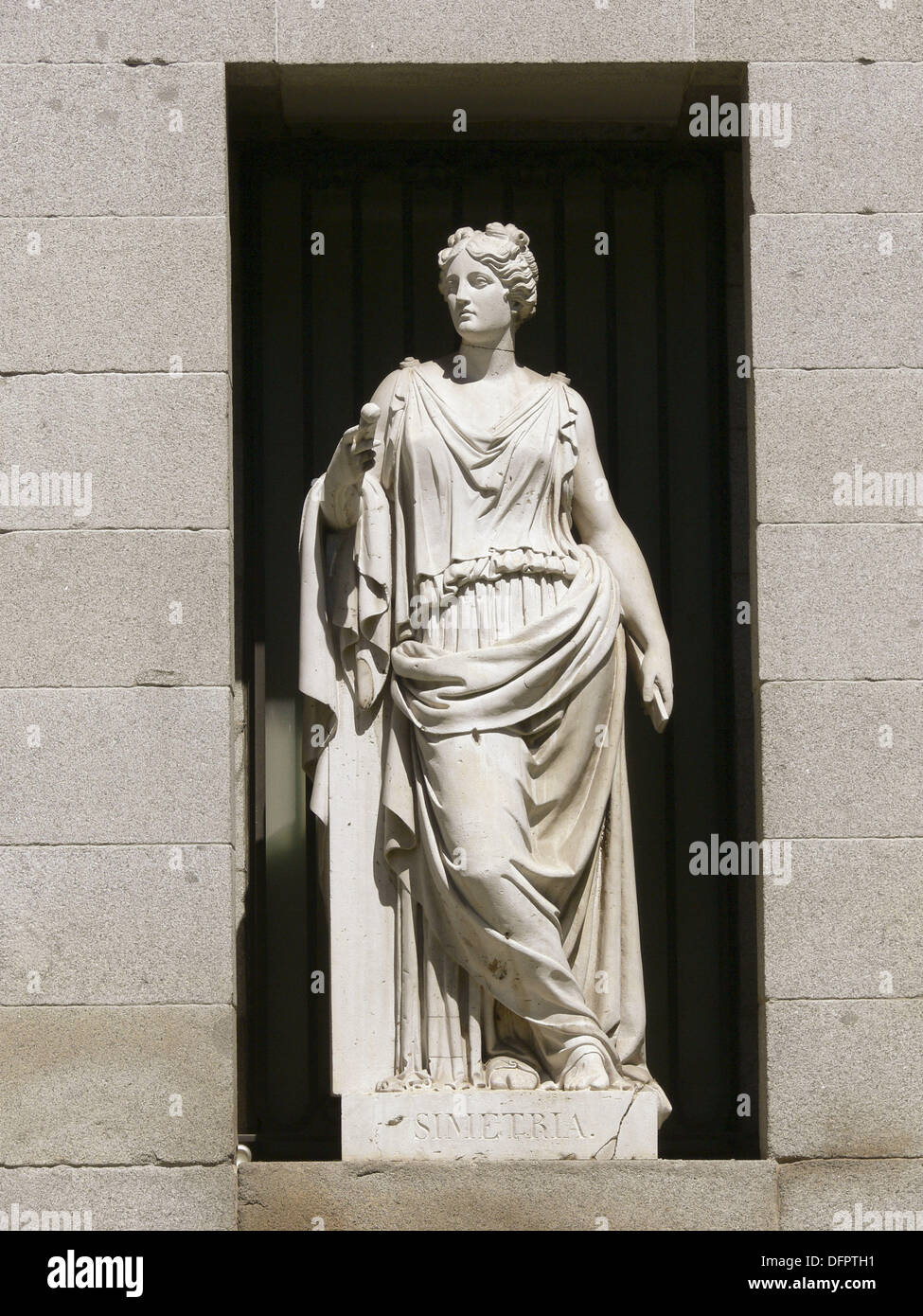 Escultura a la Simetria, Museo del Prado, Madrid, España. Foto de stock