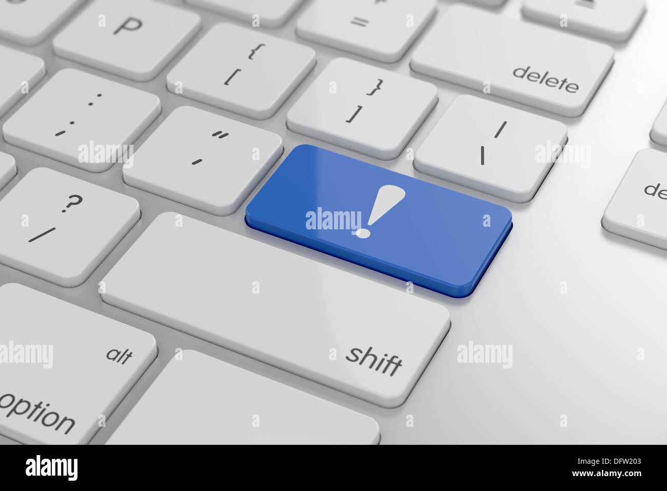 Signo de exclamación botón en el teclado con foco suave Fotografía de stock  - Alamy