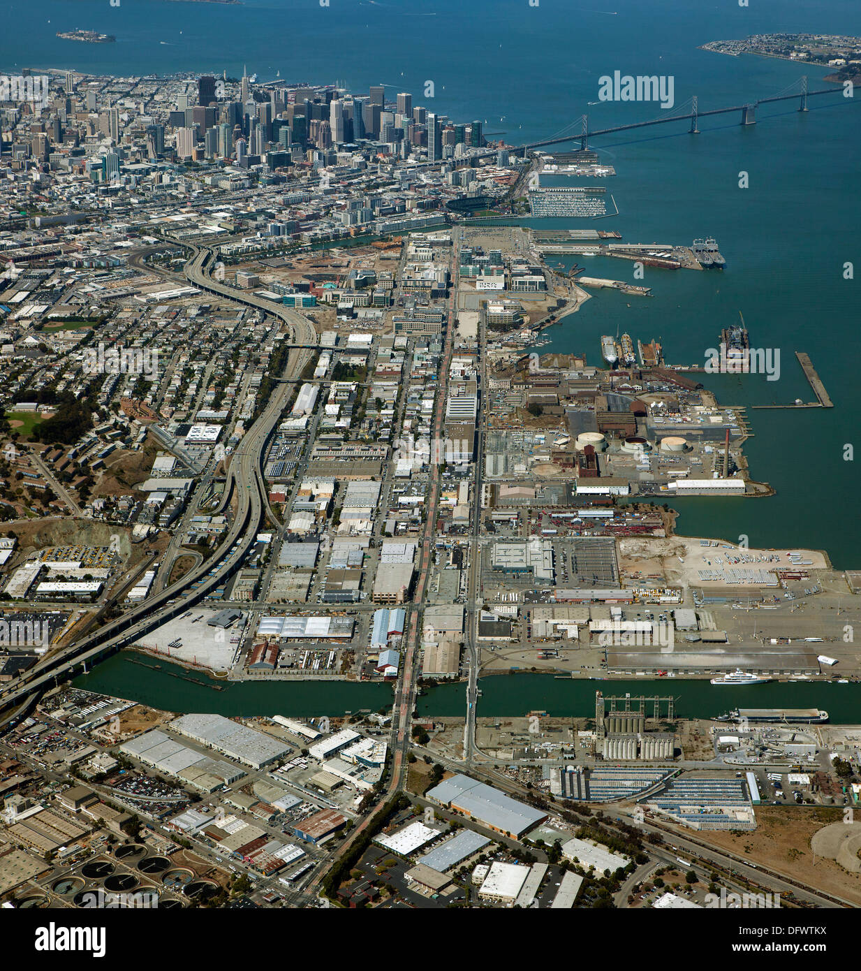 Fotografía aérea Third Street Corridor, Pier 70, Mission Bay, San Francisco, California Foto de stock