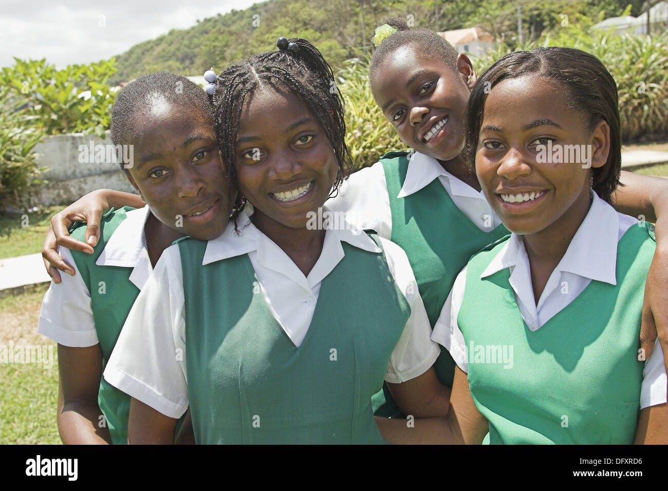 Jamaica. Chicas en uniformes escolares. Jamaica Fotografía de stock - Alamy