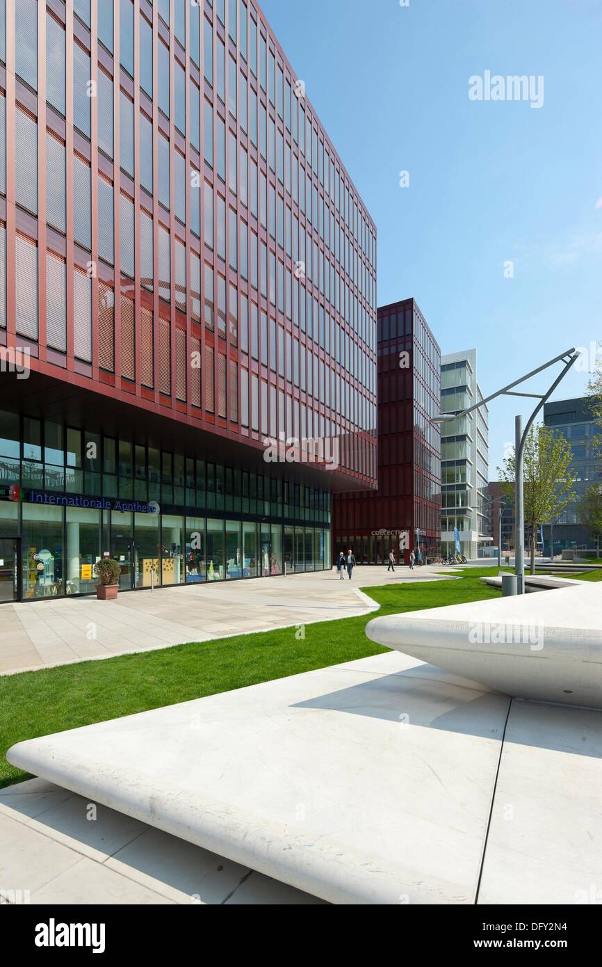 Hafencity de Hamburgo - Großer Grasbrook- Blick auf neue Bürogebäude Foto de stock