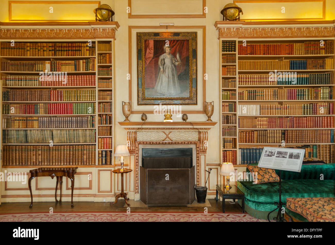 La Biblioteca, El Castillo de Leeds, cerca de Maidstone, Kent, Inglaterra Foto de stock